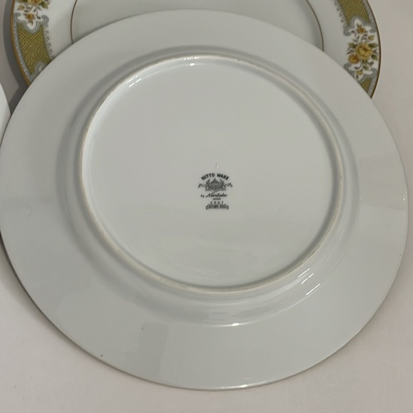 Autumn Rose Noritake Dinner Plates X4 Nitto Ware 2007 Replacement China - Picture 9 of 10